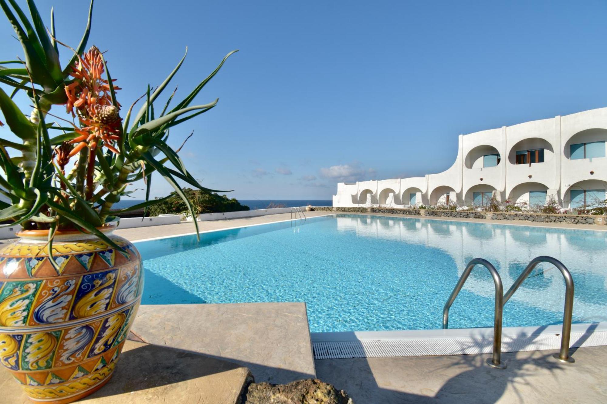 Cossyra Hotel Madonna Delle Grazie Екстериор снимка