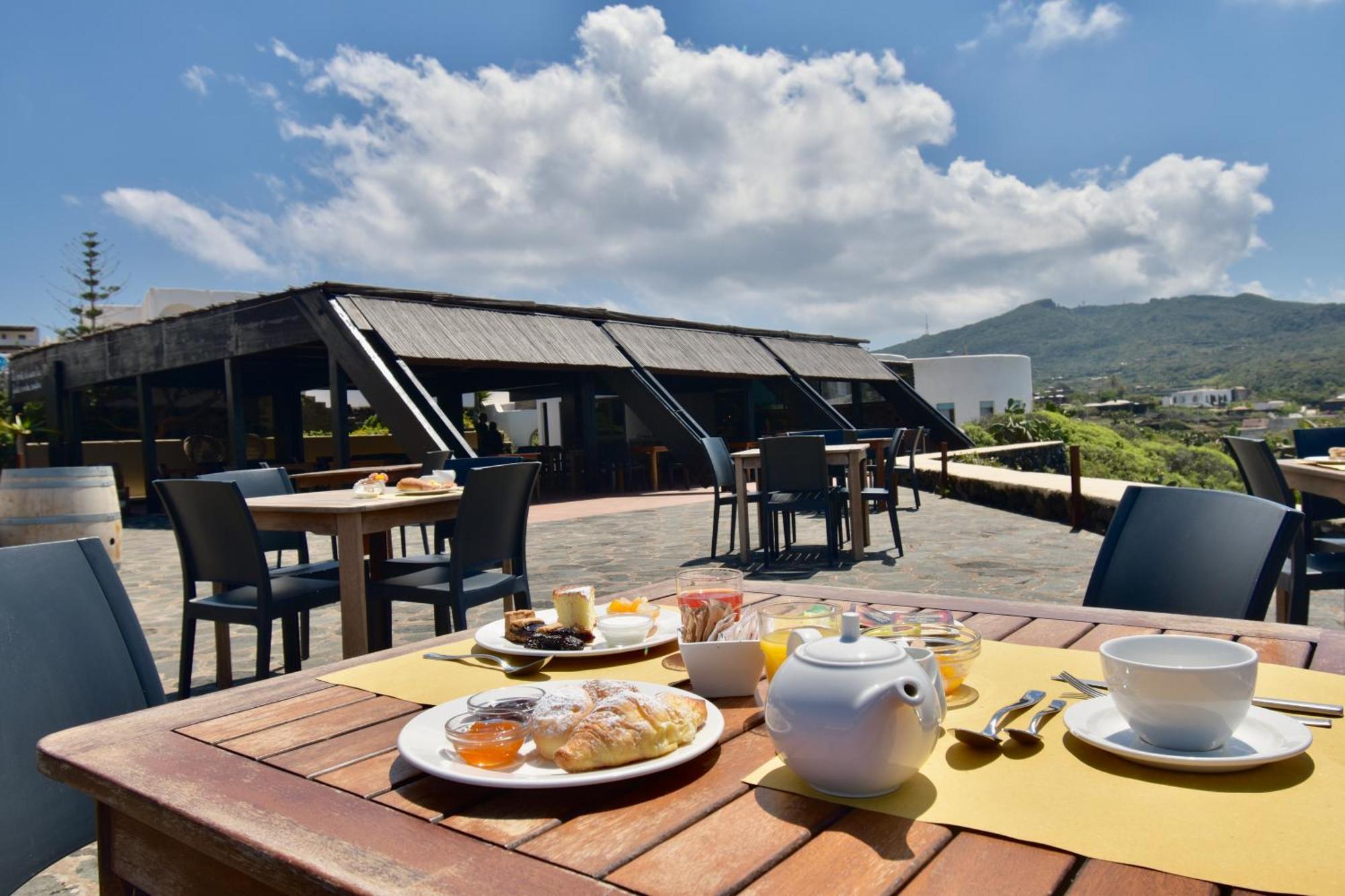 Cossyra Hotel Madonna Delle Grazie Екстериор снимка