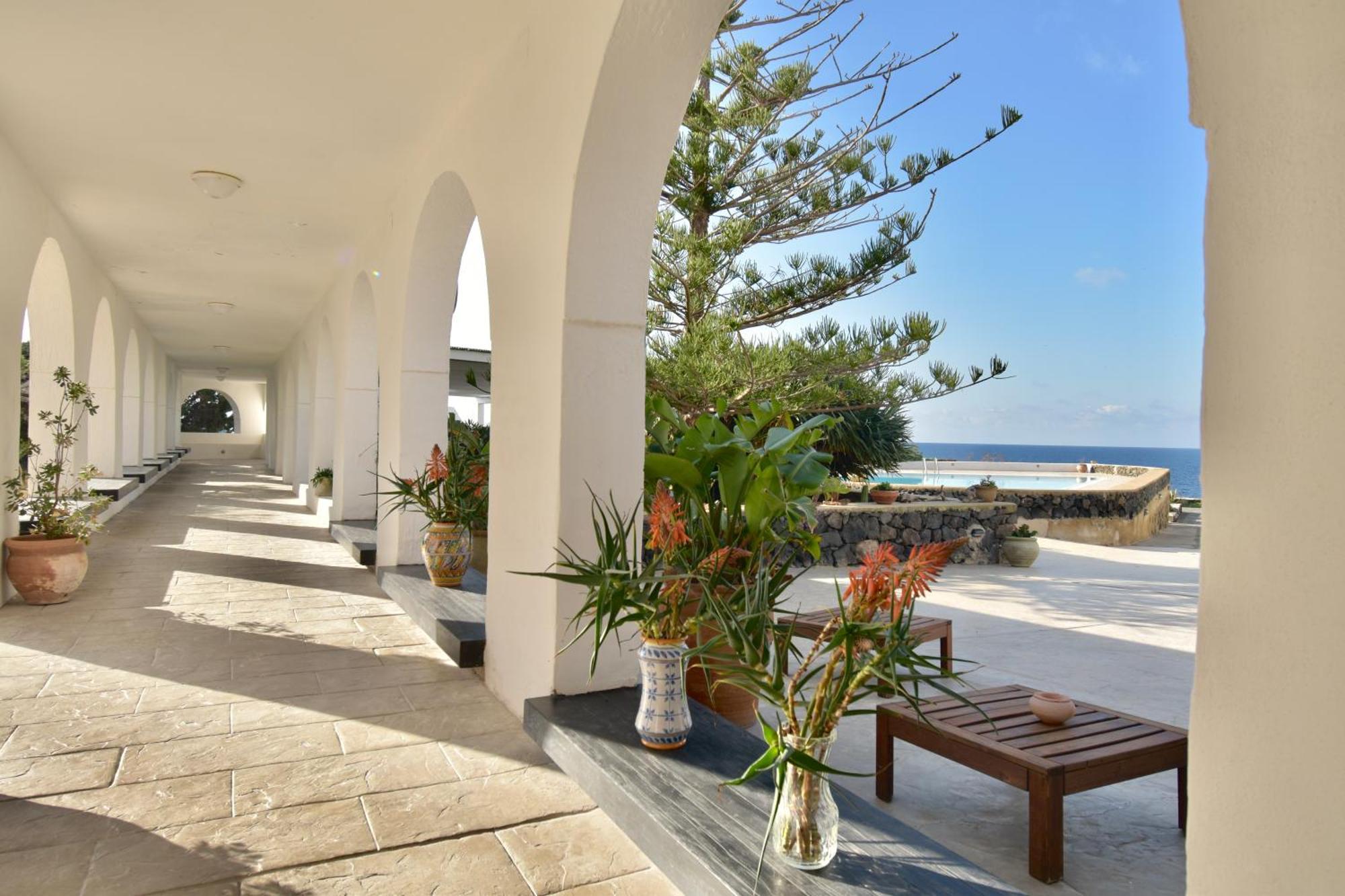 Cossyra Hotel Madonna Delle Grazie Екстериор снимка