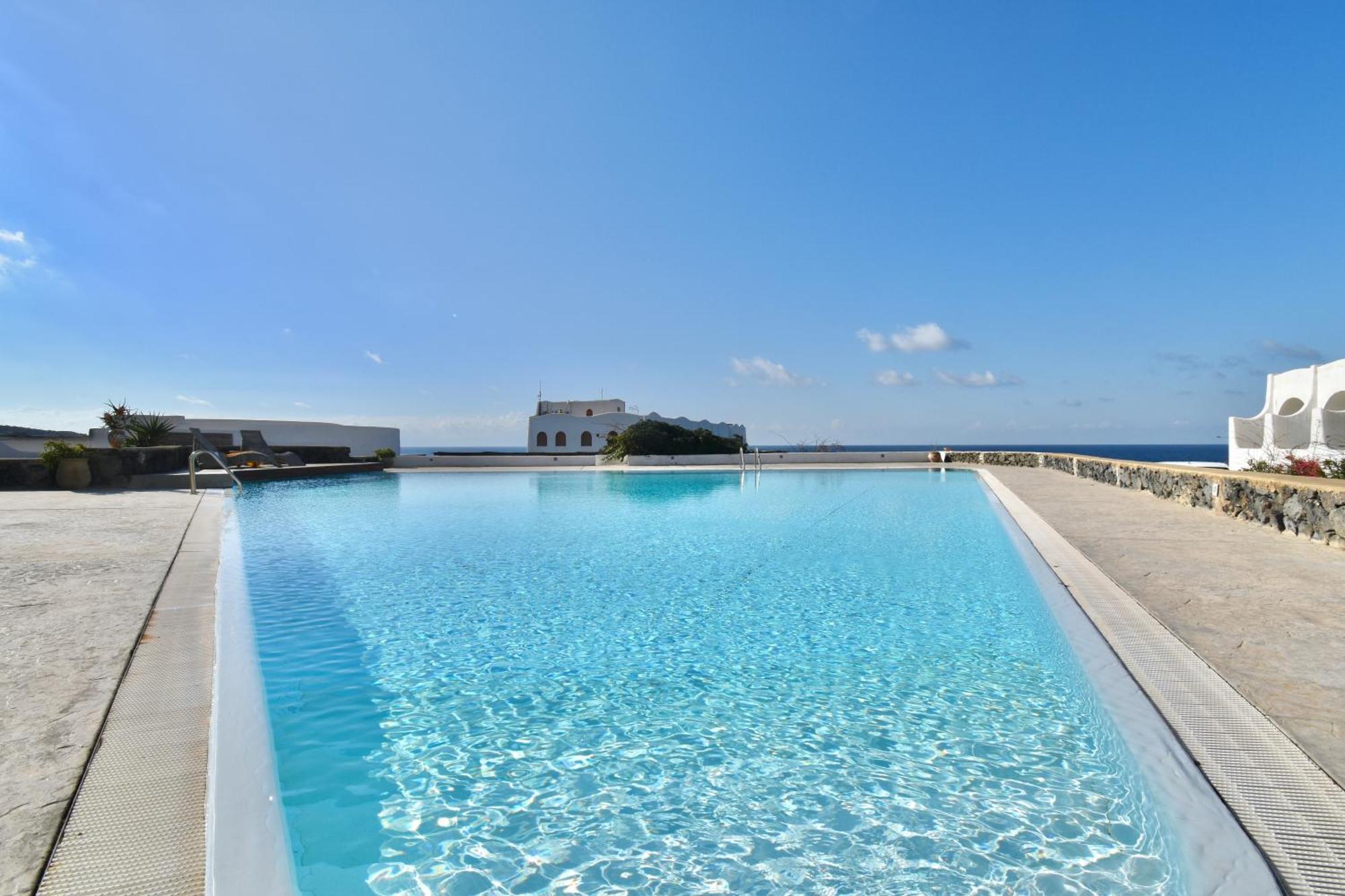 Cossyra Hotel Madonna Delle Grazie Екстериор снимка
