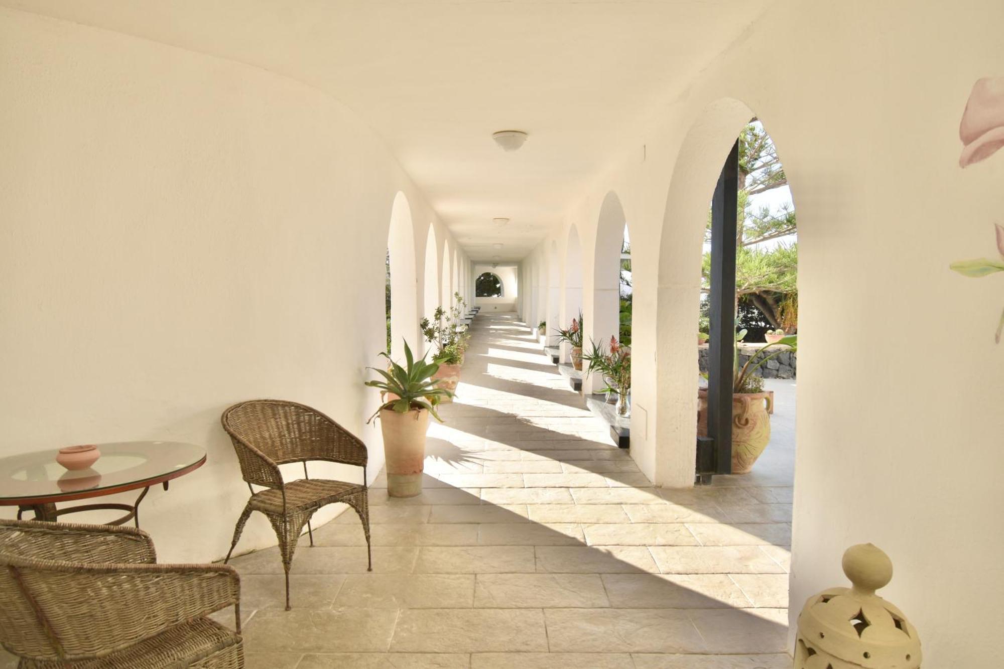 Cossyra Hotel Madonna Delle Grazie Екстериор снимка