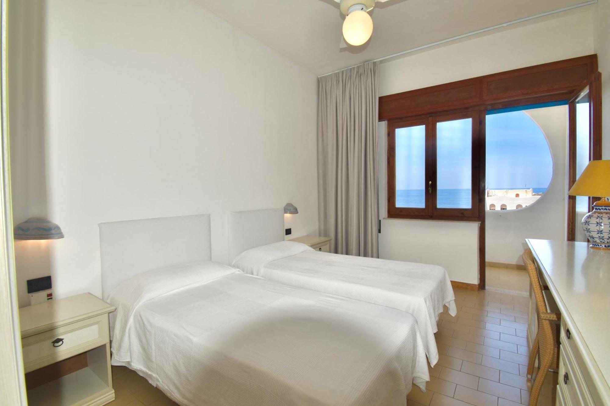 Cossyra Hotel Madonna Delle Grazie Екстериор снимка